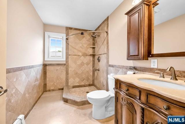 400 E 54th Street A Property Photo 19
