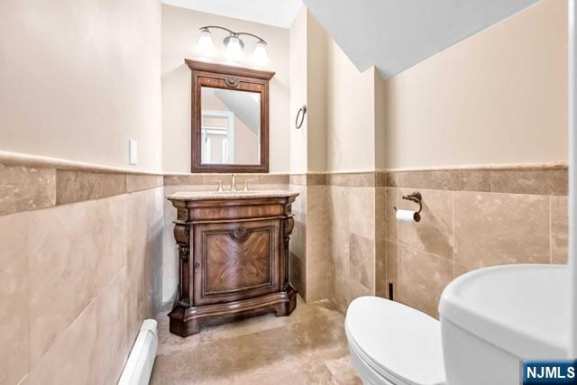400 E 54th Street A Property Photo 24