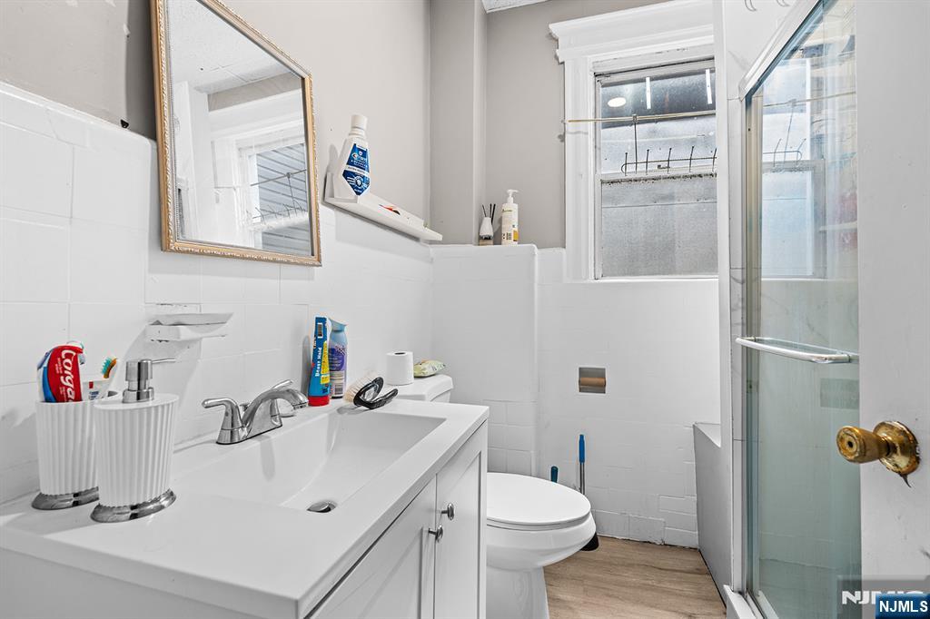 200 Ferry Street Property Photo 11
