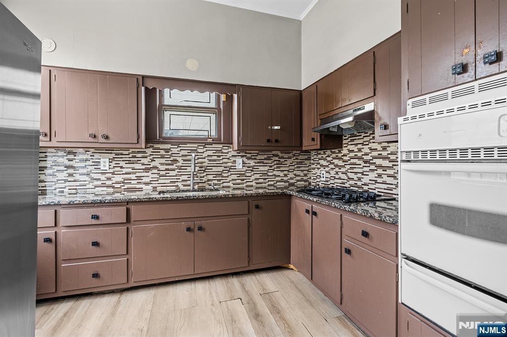 200 Ferry Street Property Photo 23