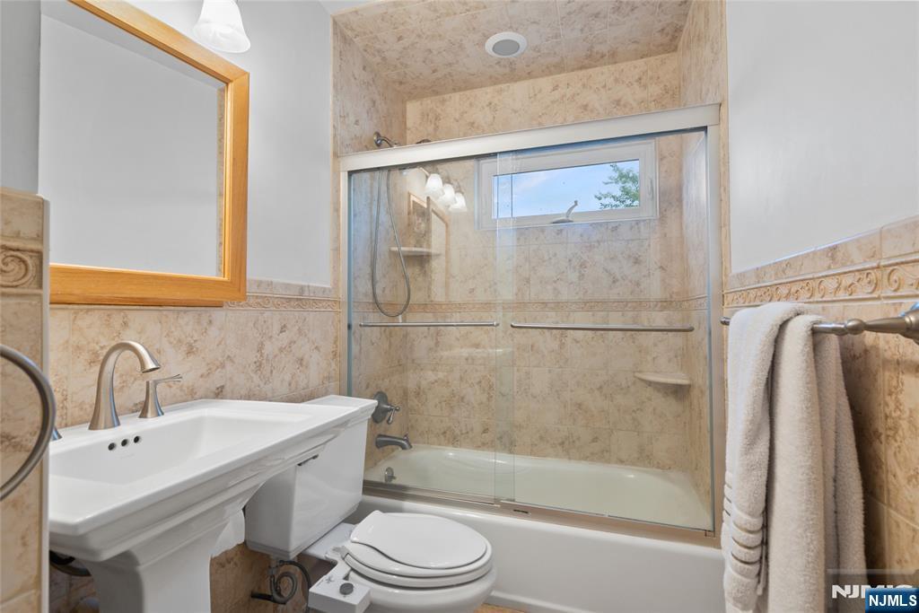 8 Vanderbilt Place Property Photo 13
