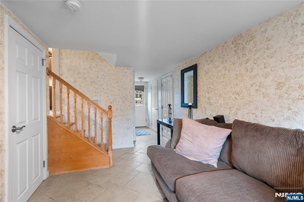 8 Vanderbilt Place Property Photo 16