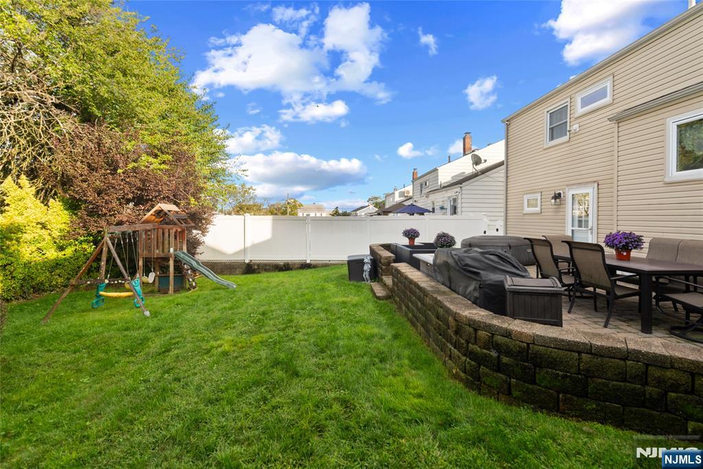 8 Vanderbilt Place Property Photo 20