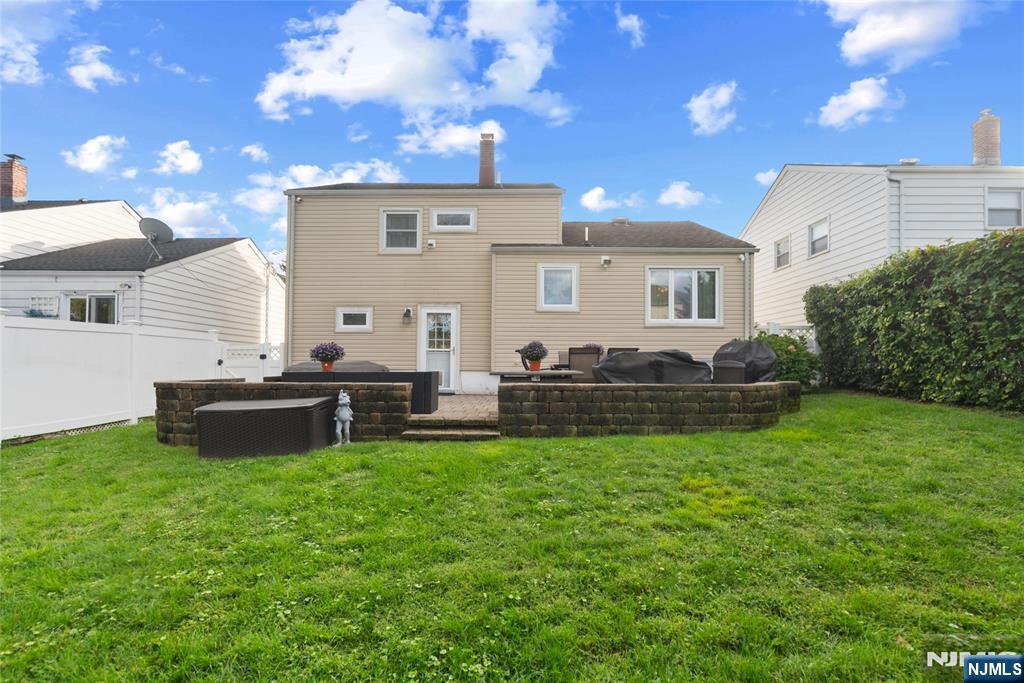 8 Vanderbilt Place Property Photo 22