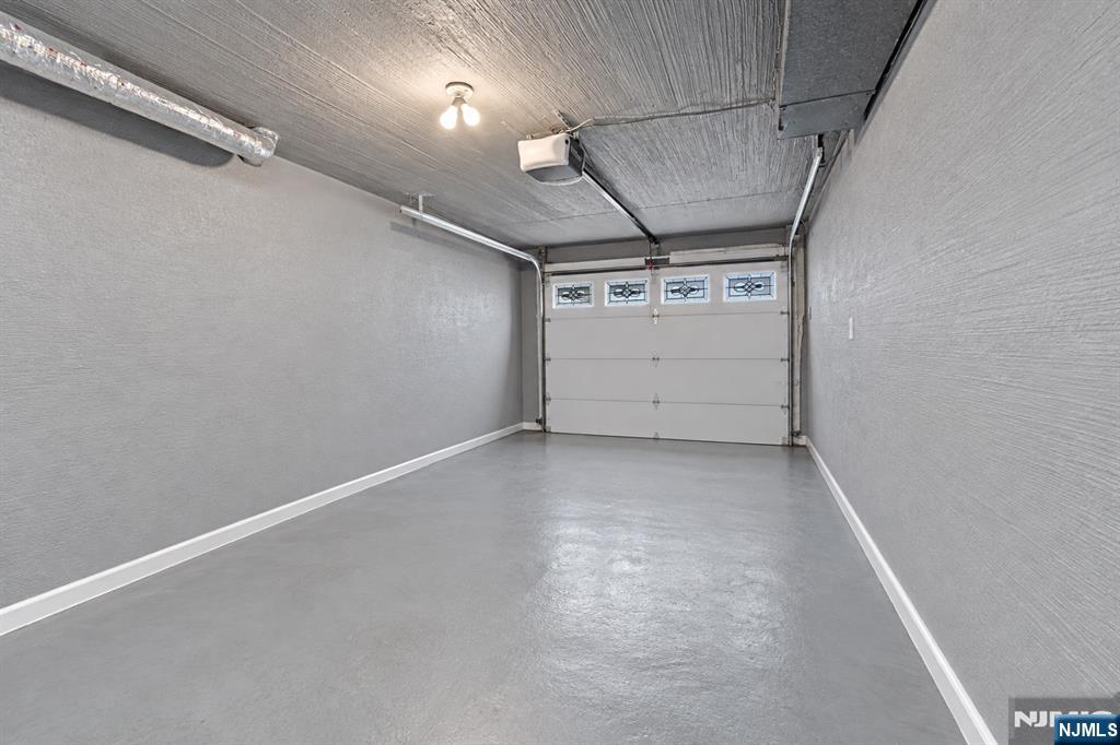 8 Vanderbilt Place Property Photo 24
