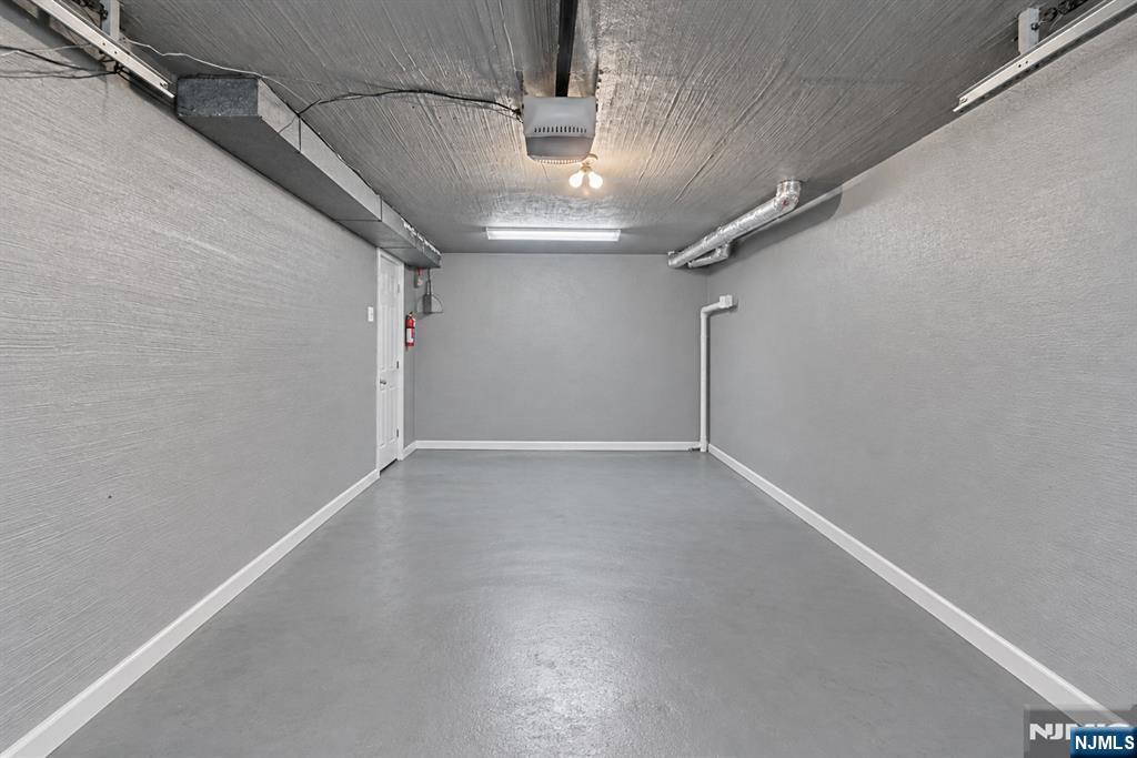 8 Vanderbilt Place Property Photo 25