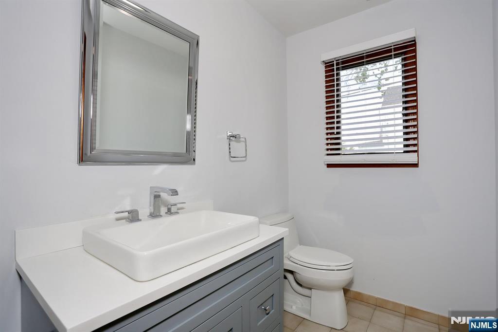 401 3rd A Property Photo 6