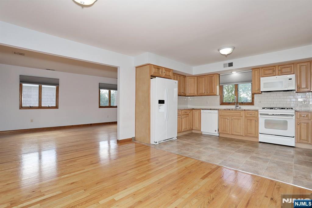 401 3rd A Property Photo 7