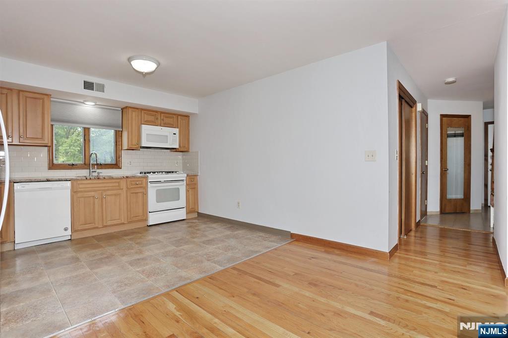 401 3rd A Property Photo 8