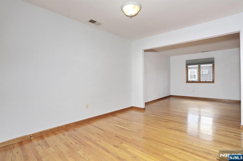 401 3rd A Property Photo 12