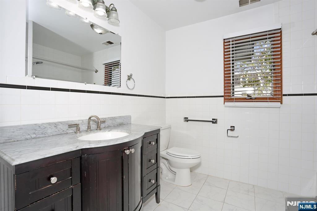 401 3rd A Property Photo 26