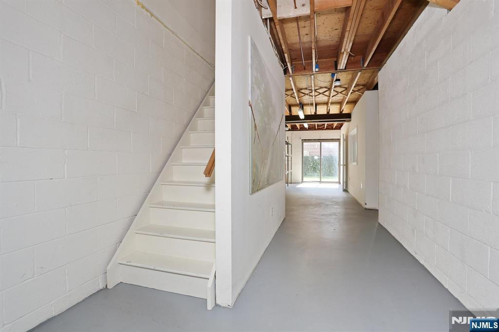 401 3rd A Property Photo 27