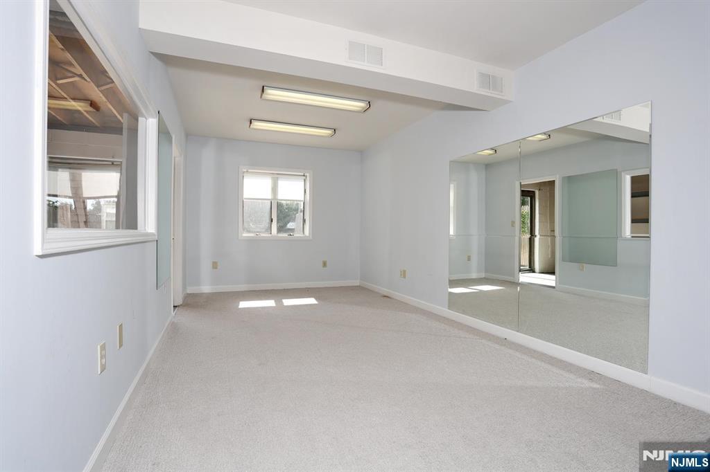 401 3rd A Property Photo 31