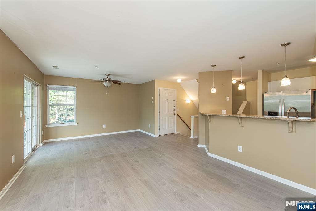 401 Dalton Court Property Photo 8