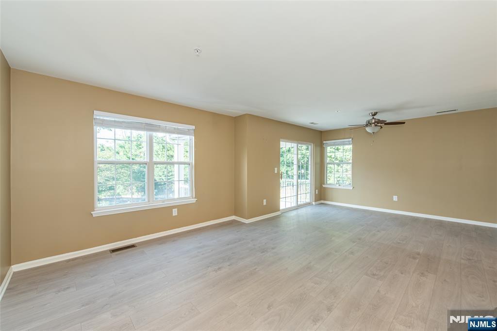 401 Dalton Court Property Photo 10