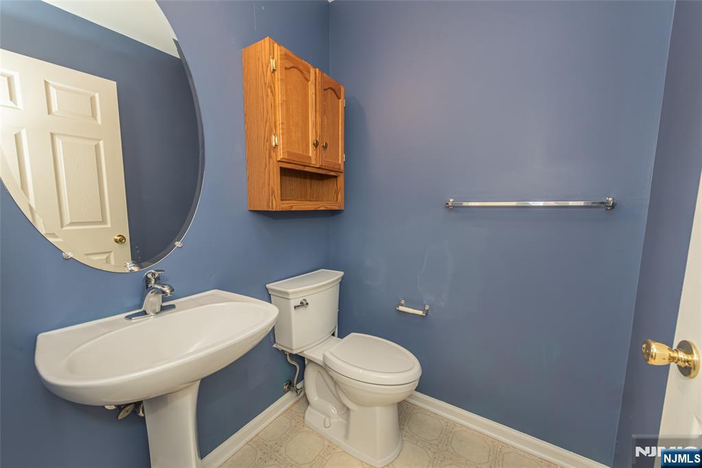 401 Dalton Court Property Photo 13