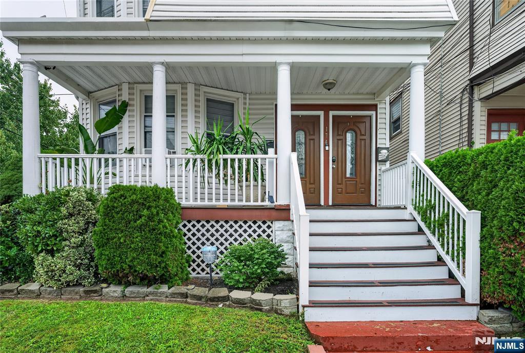 76 Laurel Avenue Property Photo 2