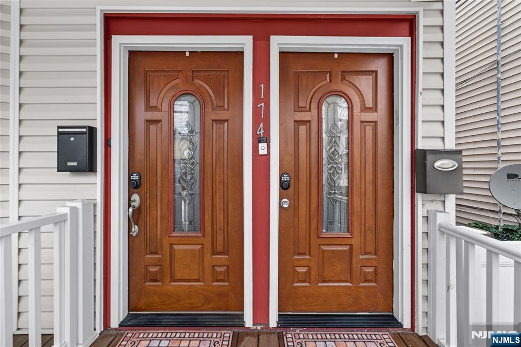 76 Laurel Avenue Property Photo 3