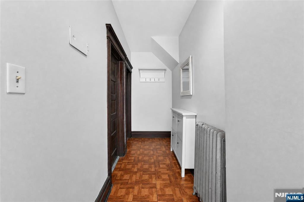 76 Laurel Avenue Property Photo 4
