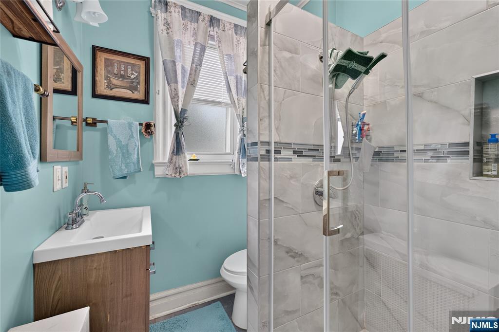 76 Laurel Avenue Property Photo 13