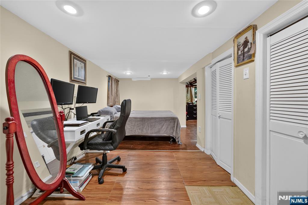 76 Laurel Avenue Property Photo 22