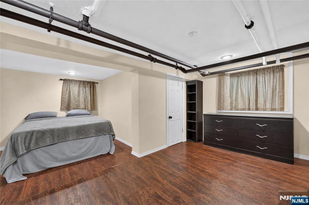 76 Laurel Avenue Property Photo 23