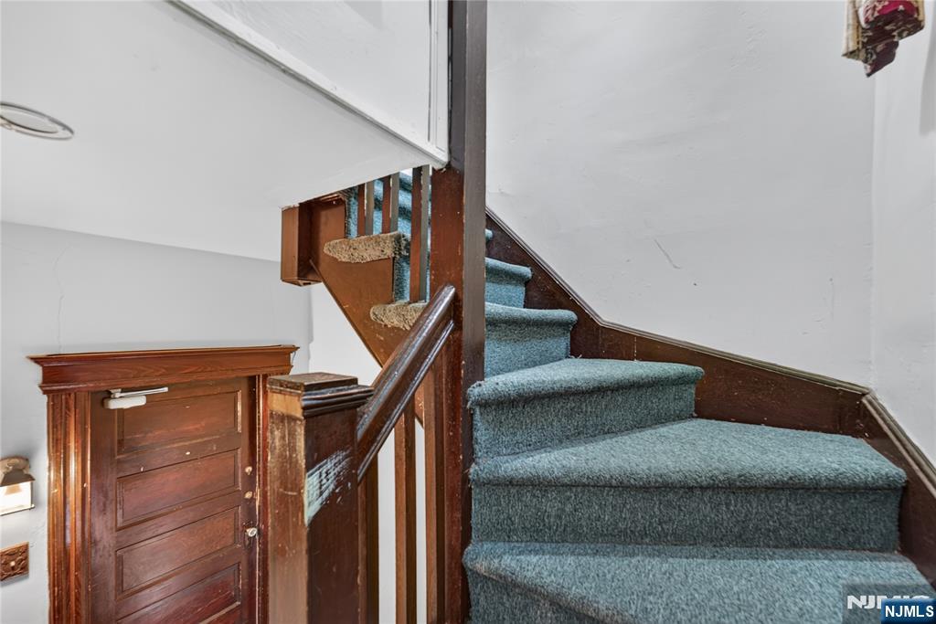 76 Laurel Avenue Property Photo 30