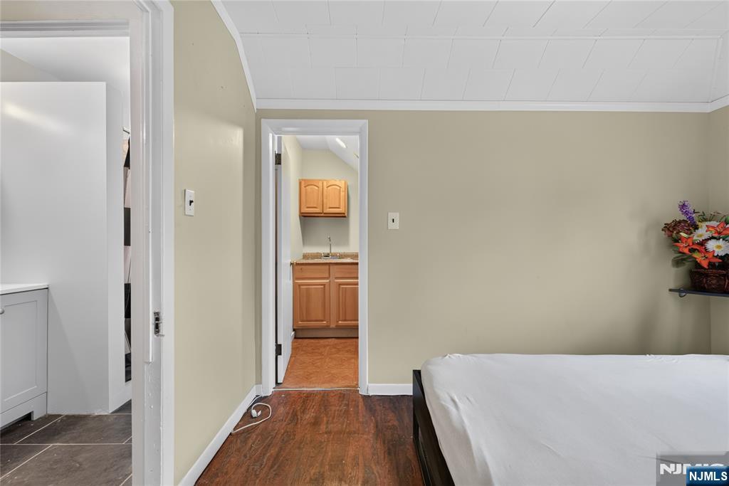 76 Laurel Avenue Property Photo 34