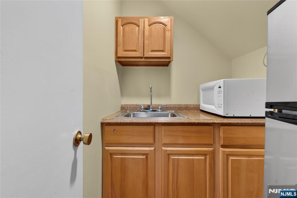 76 Laurel Avenue Property Photo 35