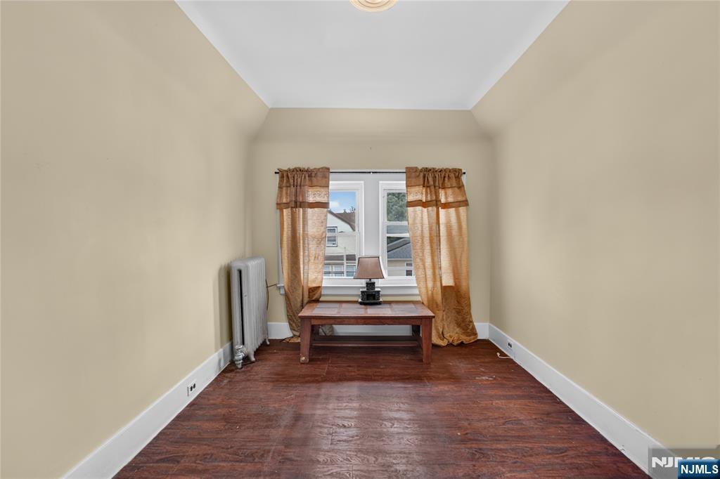 76 Laurel Avenue Property Photo 37