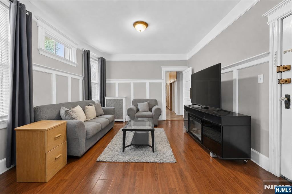 76 Laurel Avenue Property Photo 38