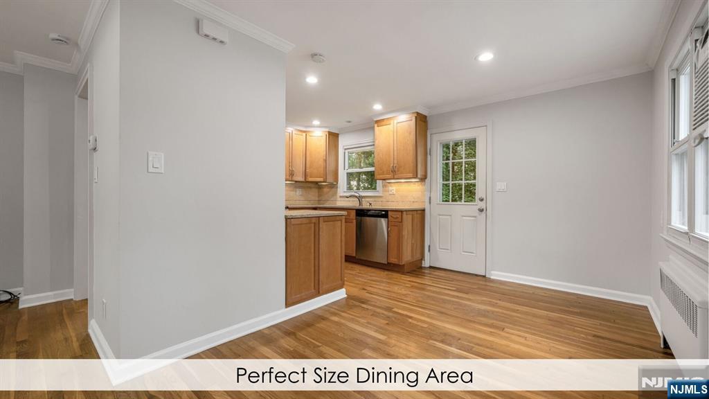 464 Dorchester Road Property Photo 5