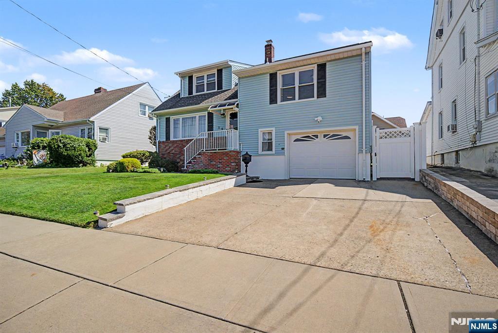 16 6th Street Property Photo 2