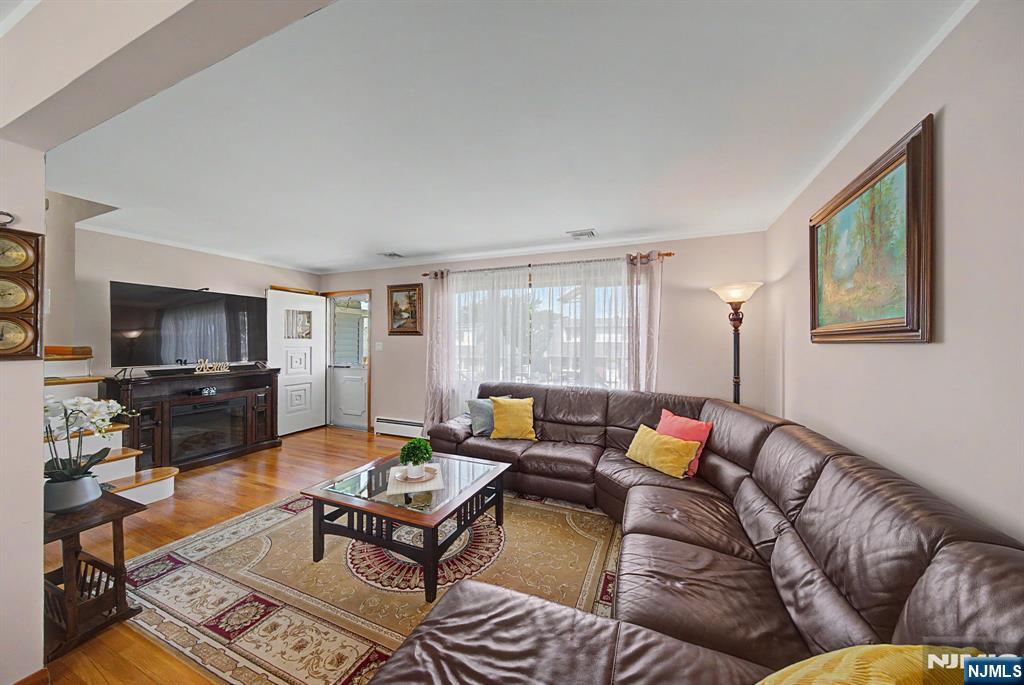 16 6th Street Property Photo 3