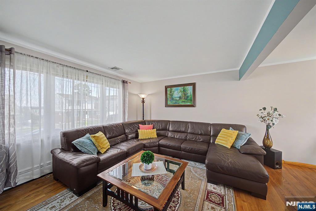 16 6th Street Property Photo 5