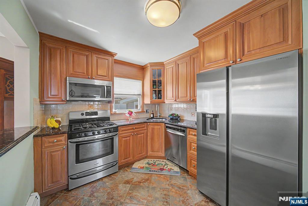 16 6th Street Property Photo 13