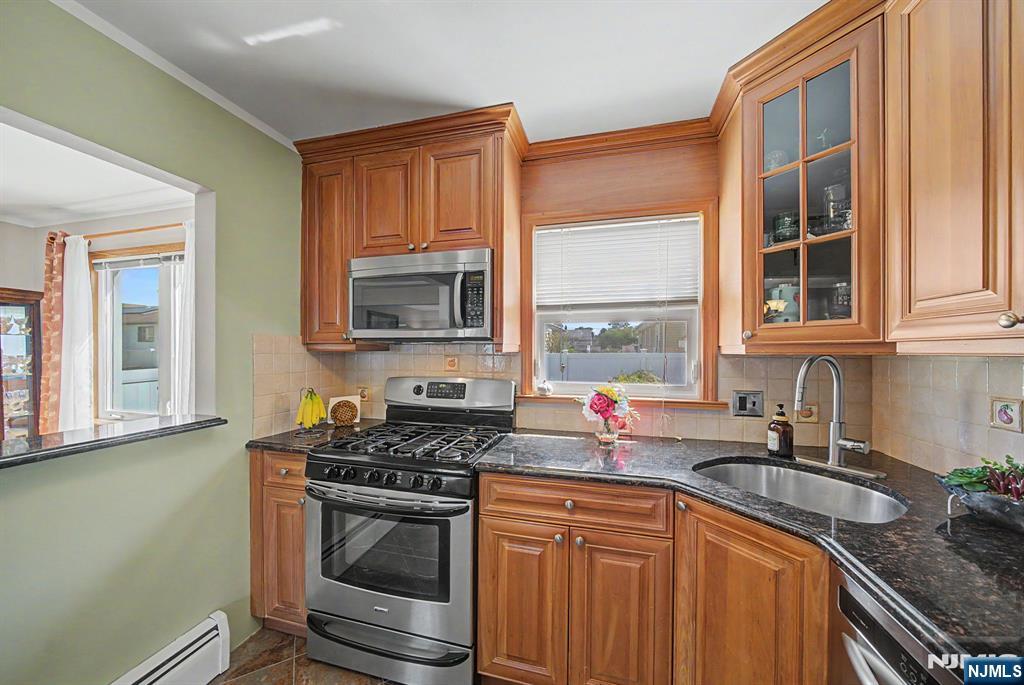 16 6th Street Property Photo 15