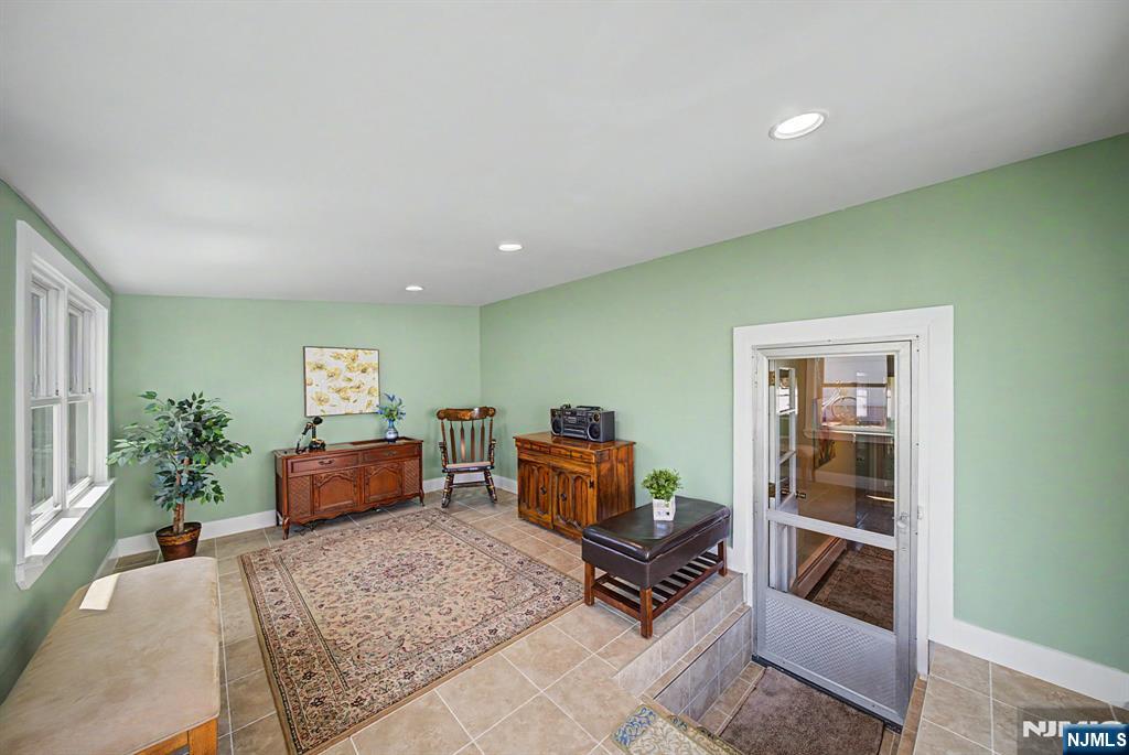 16 6th Street Property Photo 36
