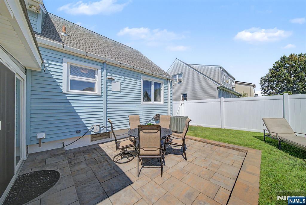 16 6th Street Property Photo 42