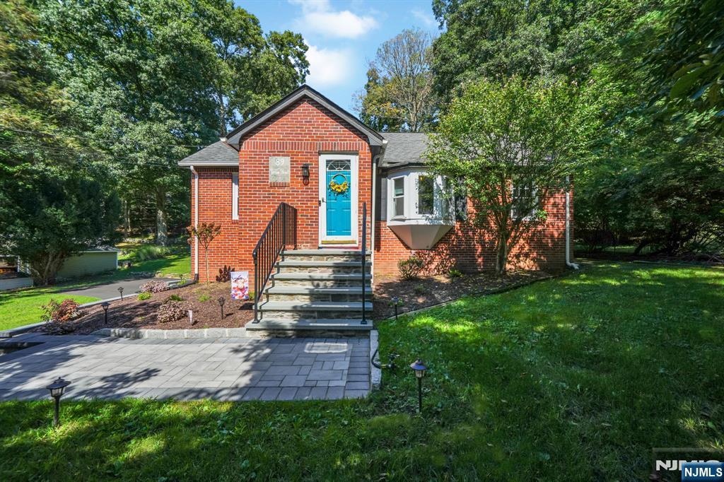 89 Grove Street Property Photo 1