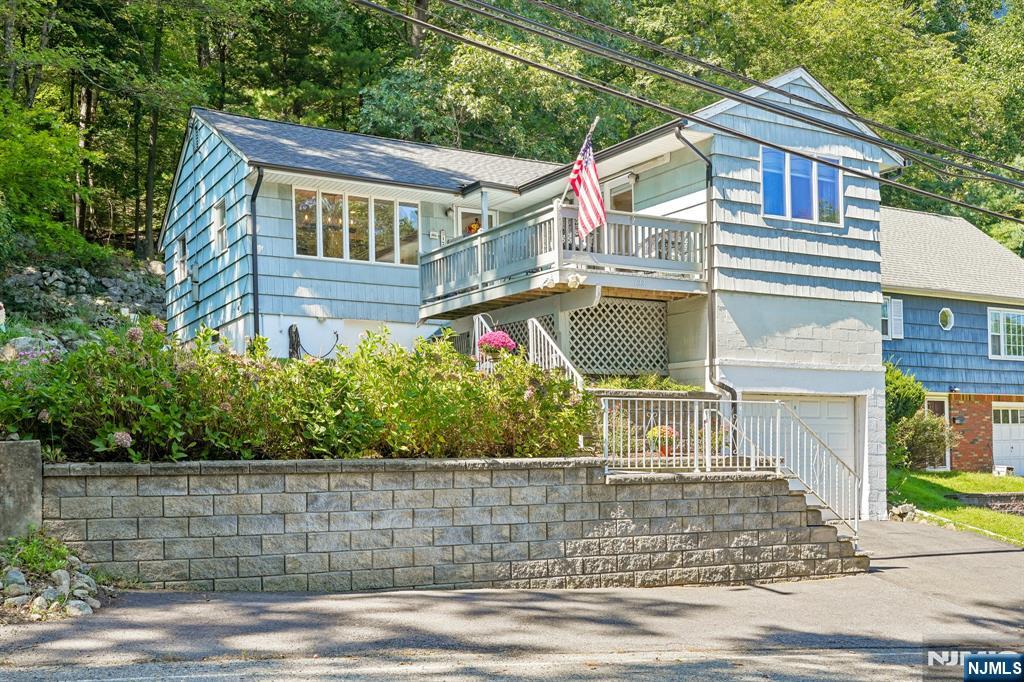 122 Skyline Lake Drive Property Photo 1
