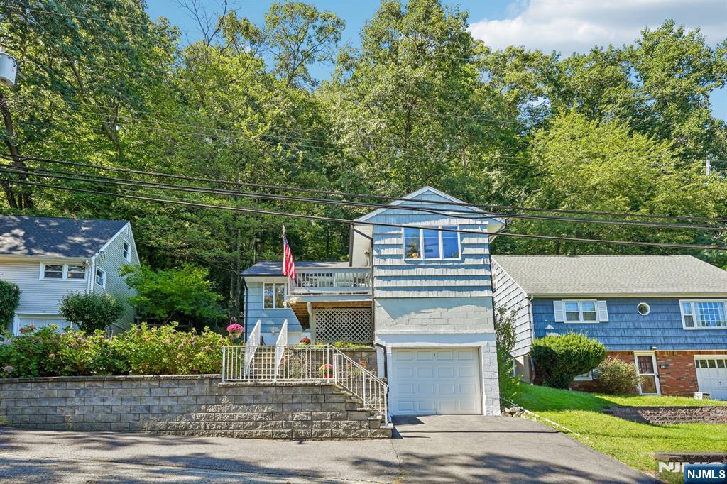 122 Skyline Lake Drive Property Photo 2