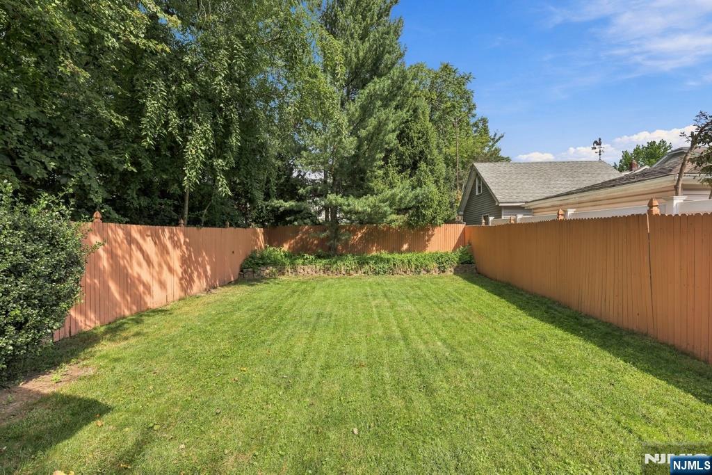 25 Edward Street Property Photo 34