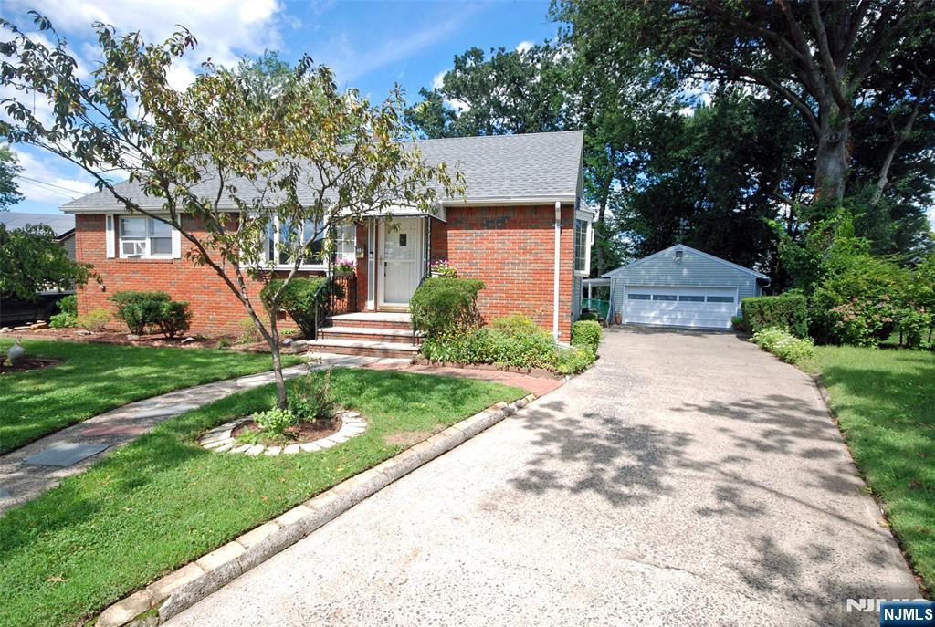 42 Oak Ridge Road Property Photo 1
