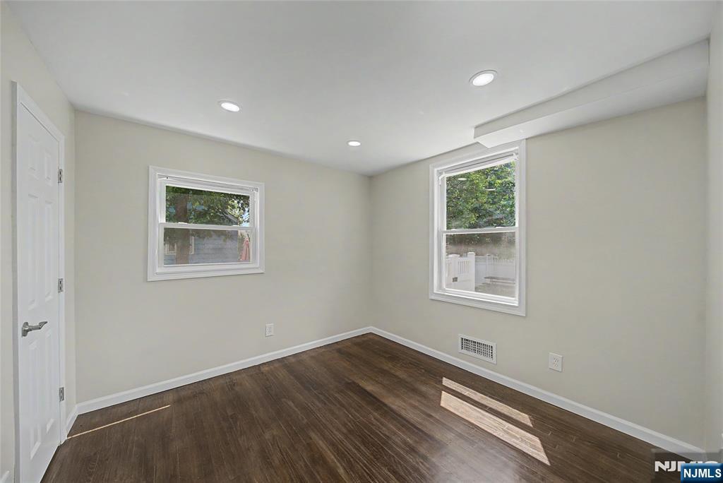699 Bloomfield Avenue Property Photo 7
