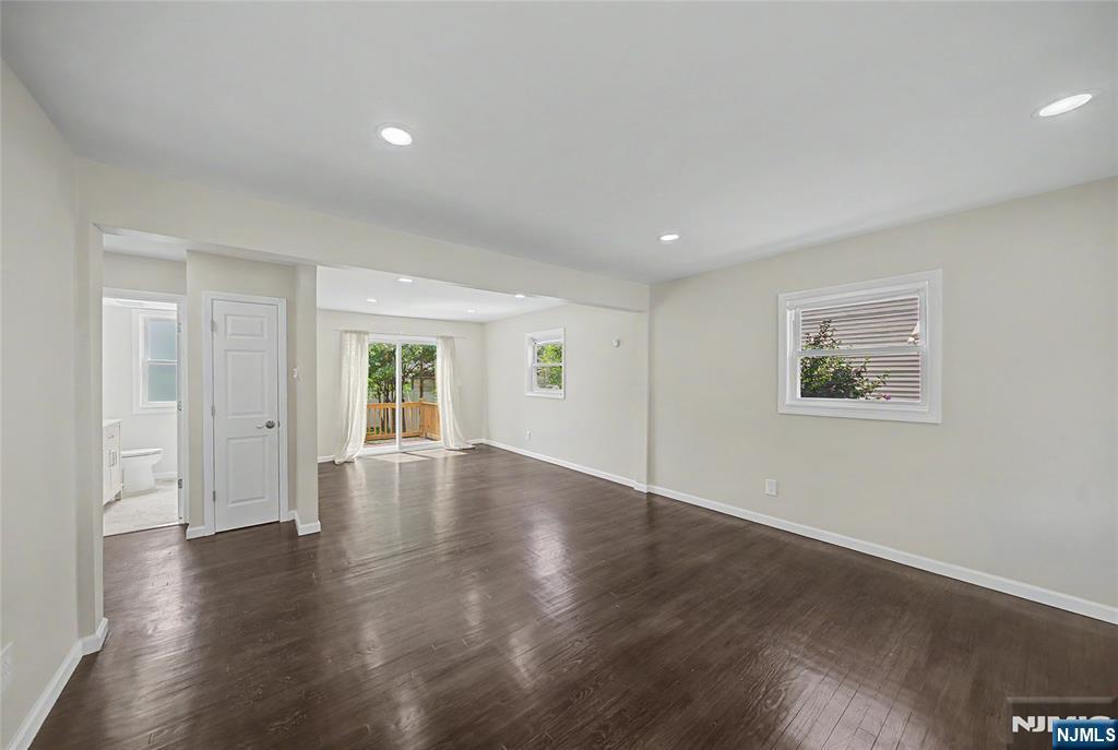 699 Bloomfield Avenue Property Photo 9