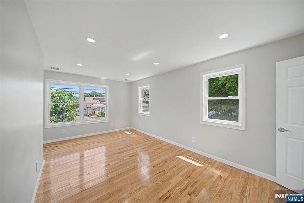 699 Bloomfield Avenue Property Photo 12