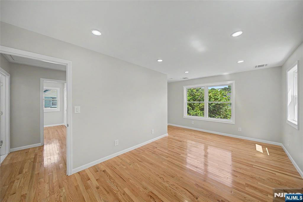 699 Bloomfield Avenue Property Photo 13