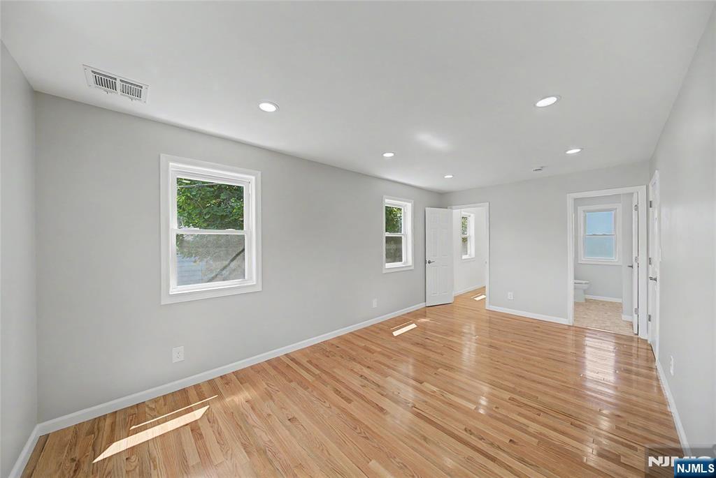 699 Bloomfield Avenue Property Photo 15