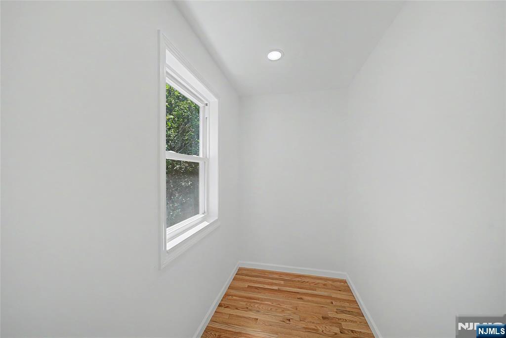 699 Bloomfield Avenue Property Photo 16